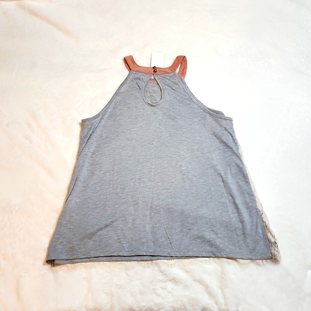 Hint of mint lace sleeveless top - Picture 3 of 6
